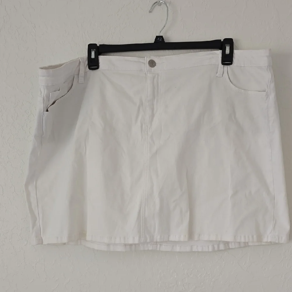 Women 62 White Skirt Size Plus 24 - Picture 1 of 4